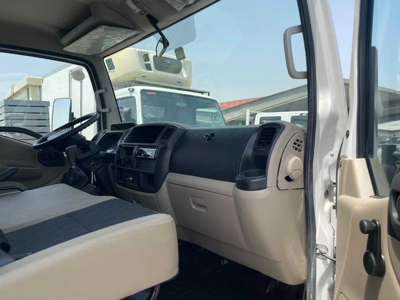 Box Ashok Leyland 2024