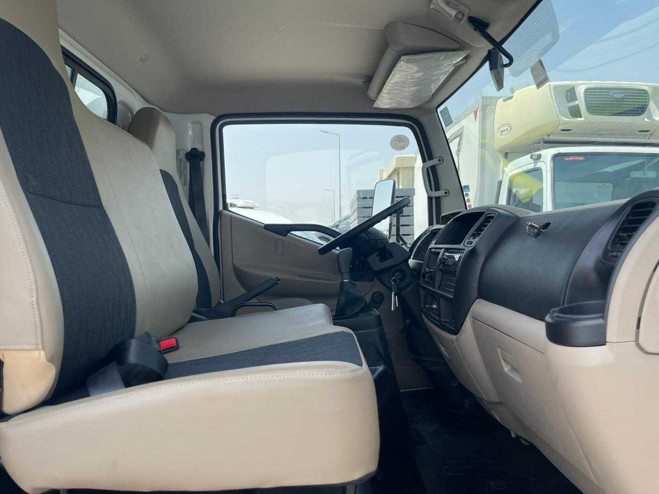 Box Ashok Leyland 2024