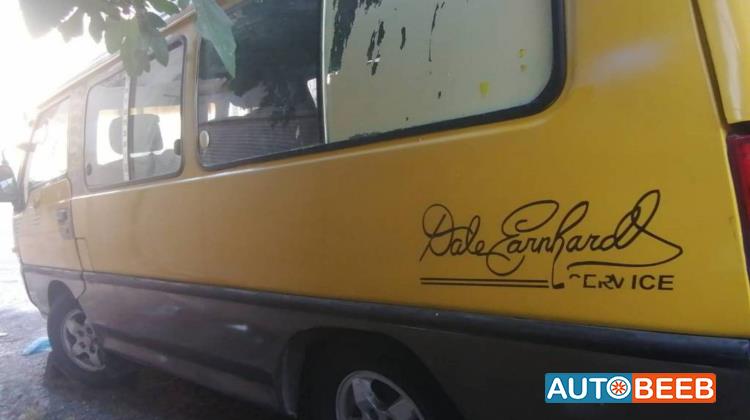 ميني باص هيونداي 2001