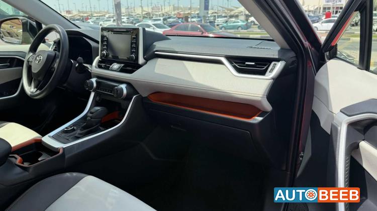 Toyota RAV4 2021