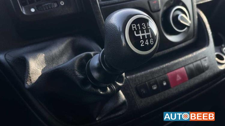 Minivan Peugeot 2021