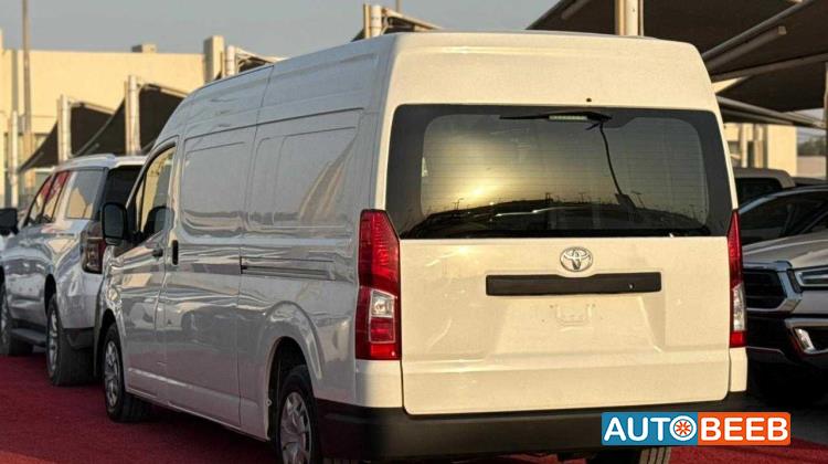 Minivan Toyota 2021