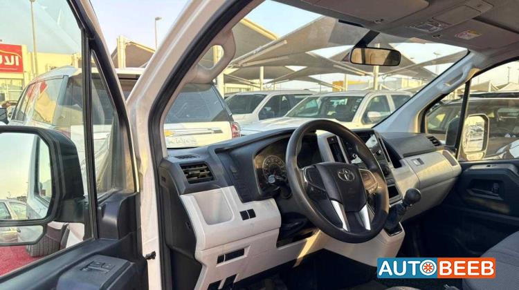 Minivan Toyota 2021