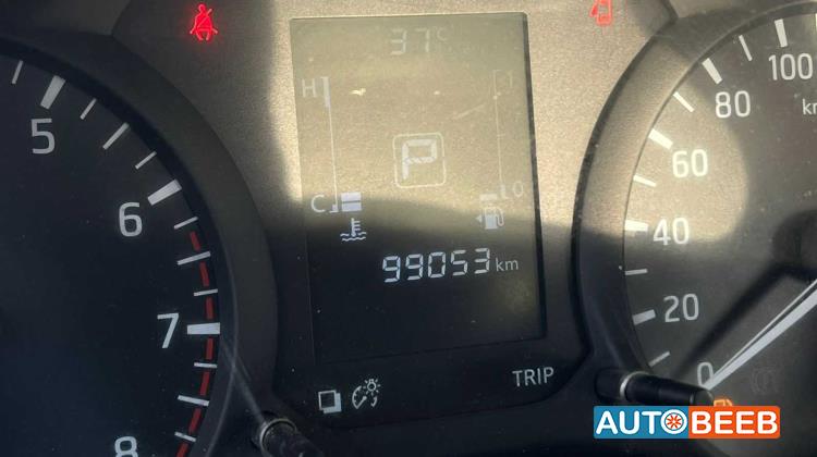 نيسان نافارا 2020