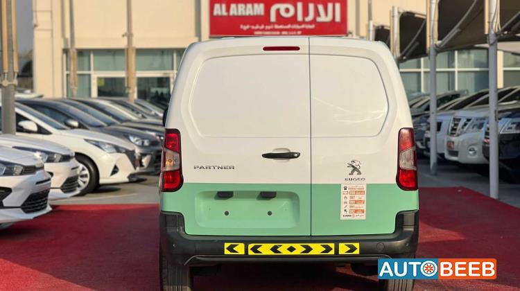 بيجو بارتنر 2022