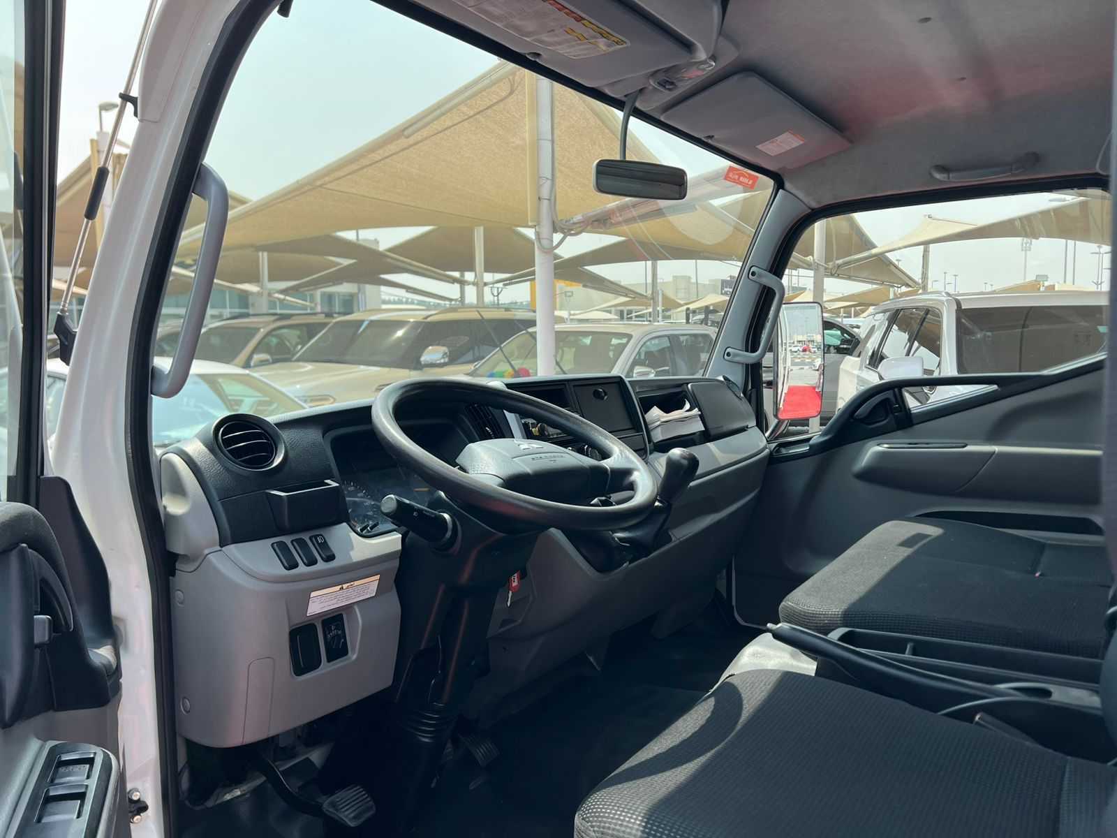 Mitsubishi Canter 2022