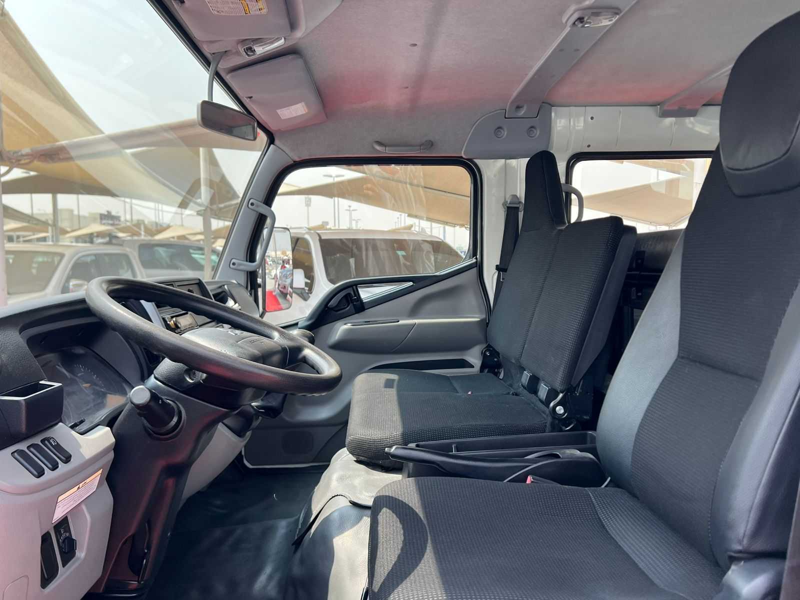 Mitsubishi Canter 2022