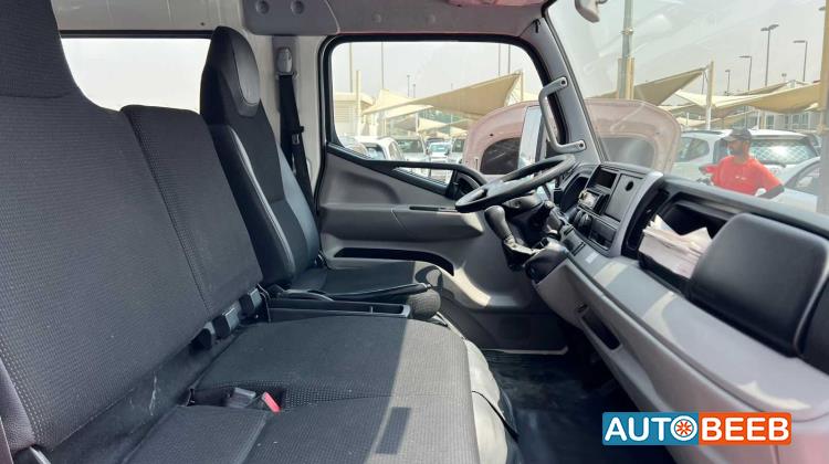 Mitsubishi Canter 2022