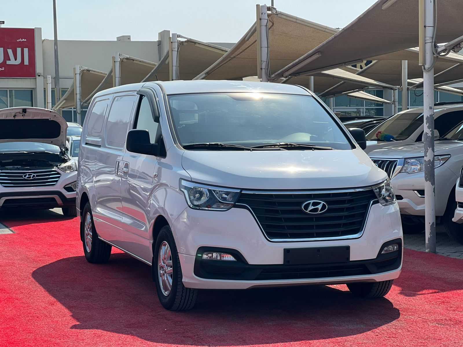 Minivan Hyundai 2021