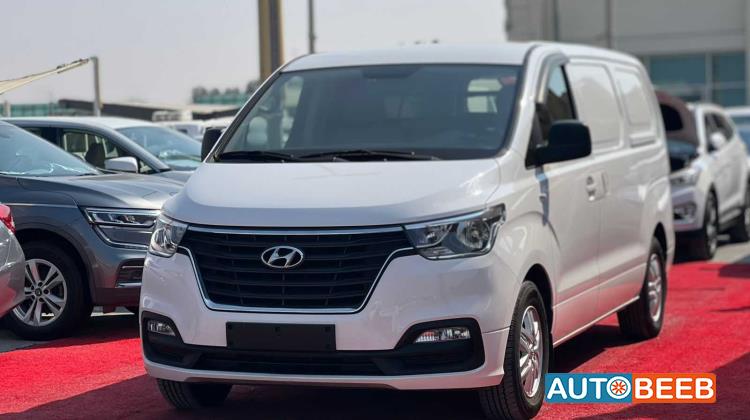 Minivan Hyundai 2021