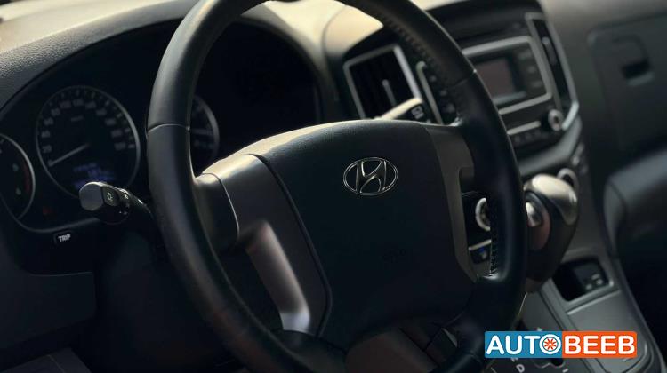 Minivan Hyundai 2021