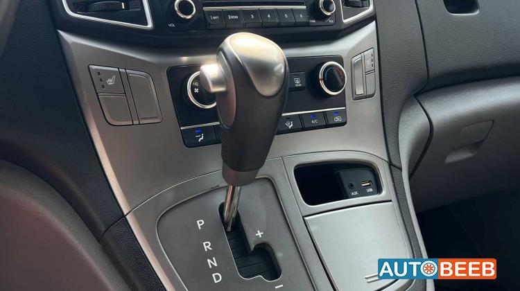 Minivan Hyundai 2021