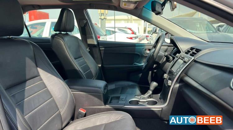 تويوتا كامري 2015