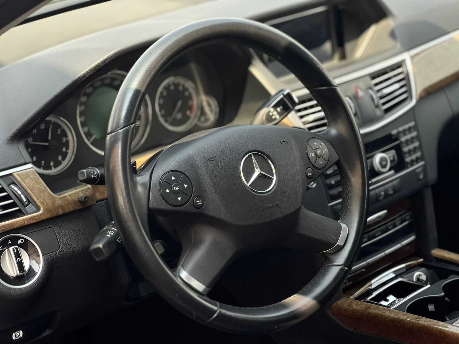 Mercedes Benz E300 2011