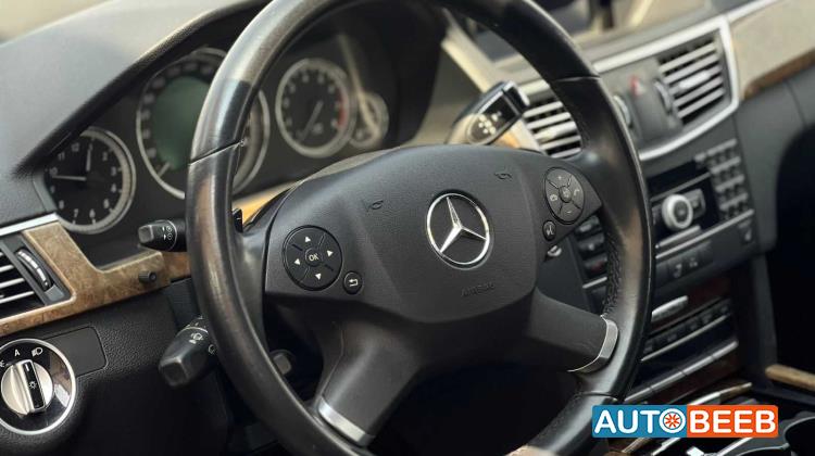 Mercedes Benz E300 2011