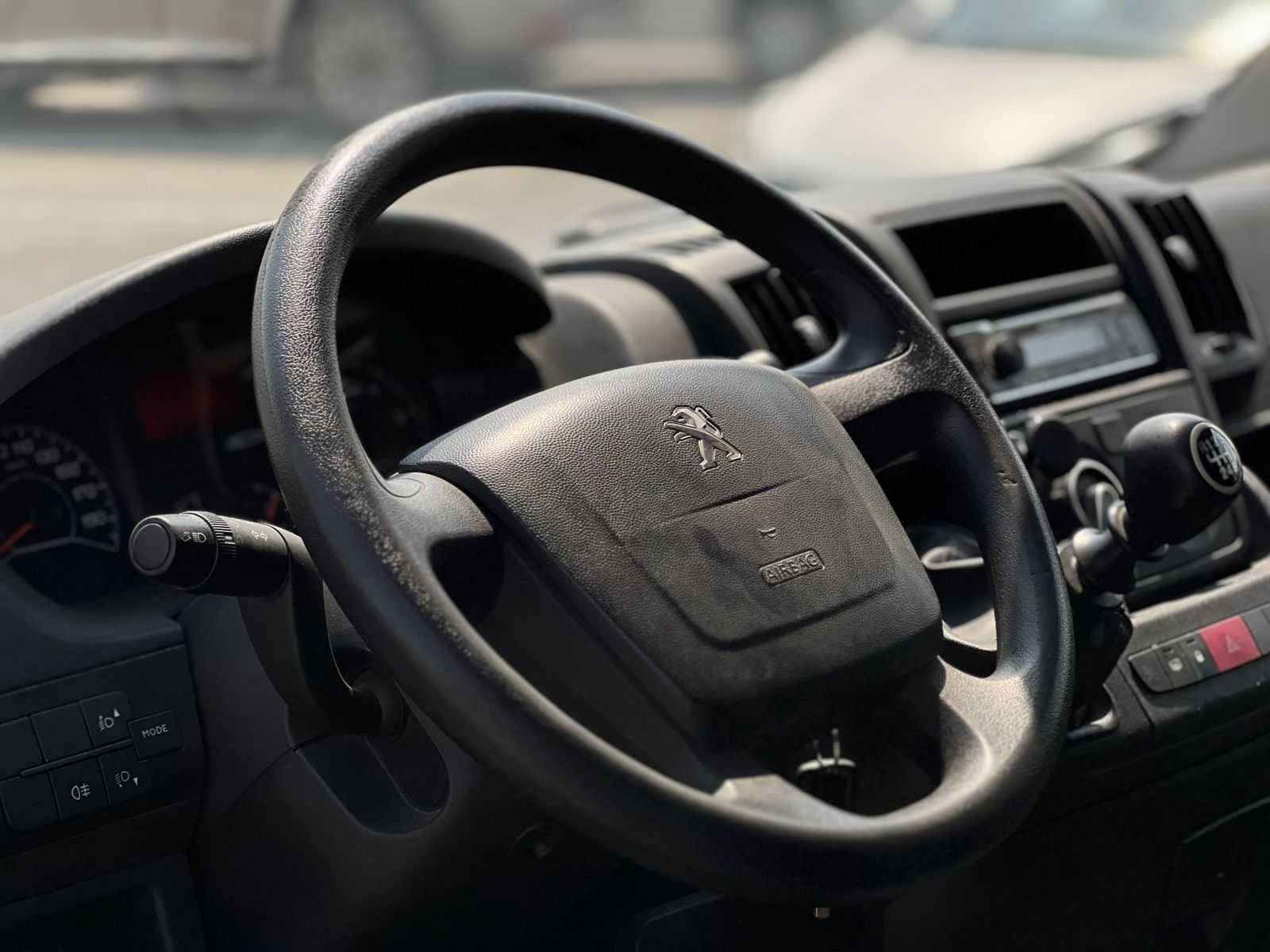 Minivan Peugeot 2023