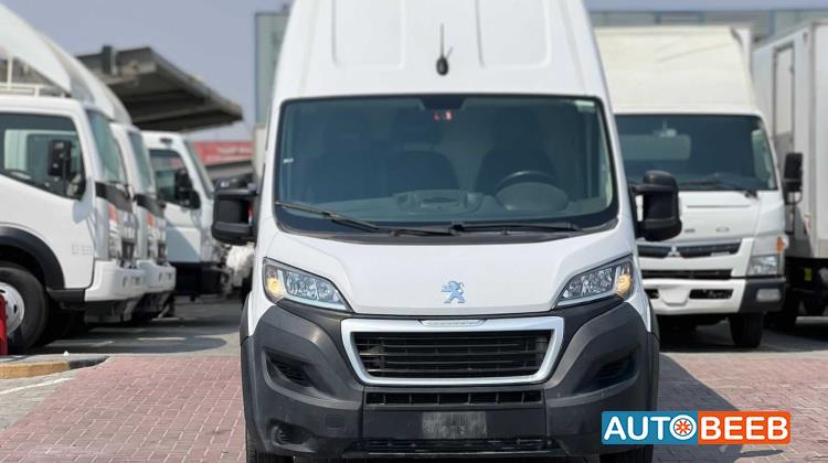 Minivan Peugeot 2023