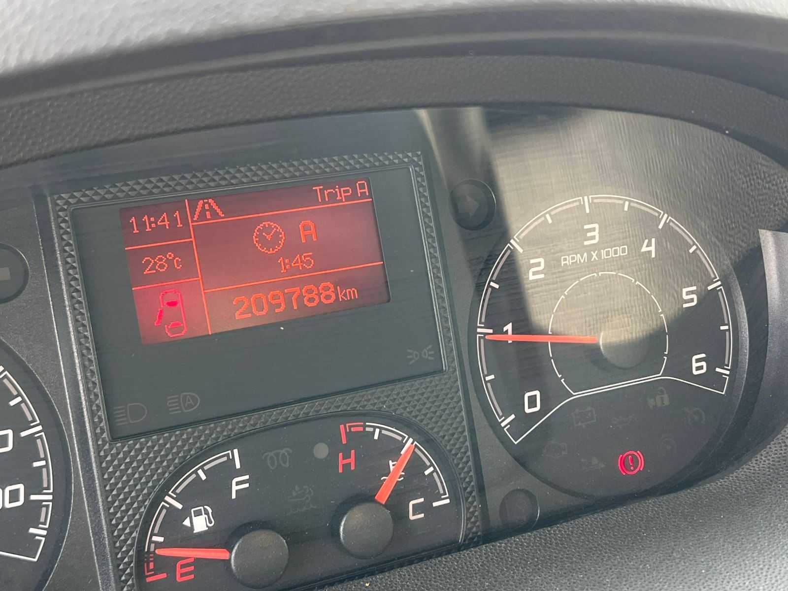 Minivan Peugeot 2023