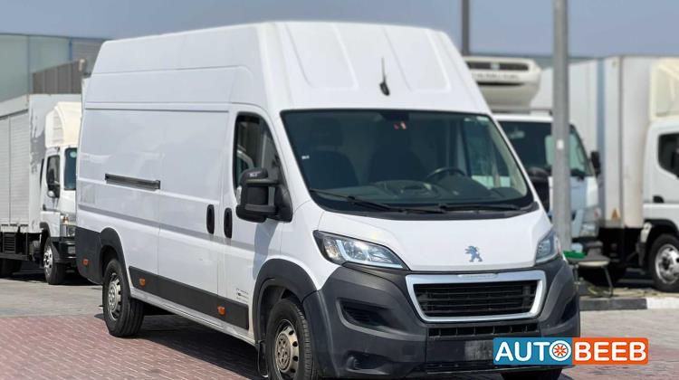 Minivan Peugeot 2023