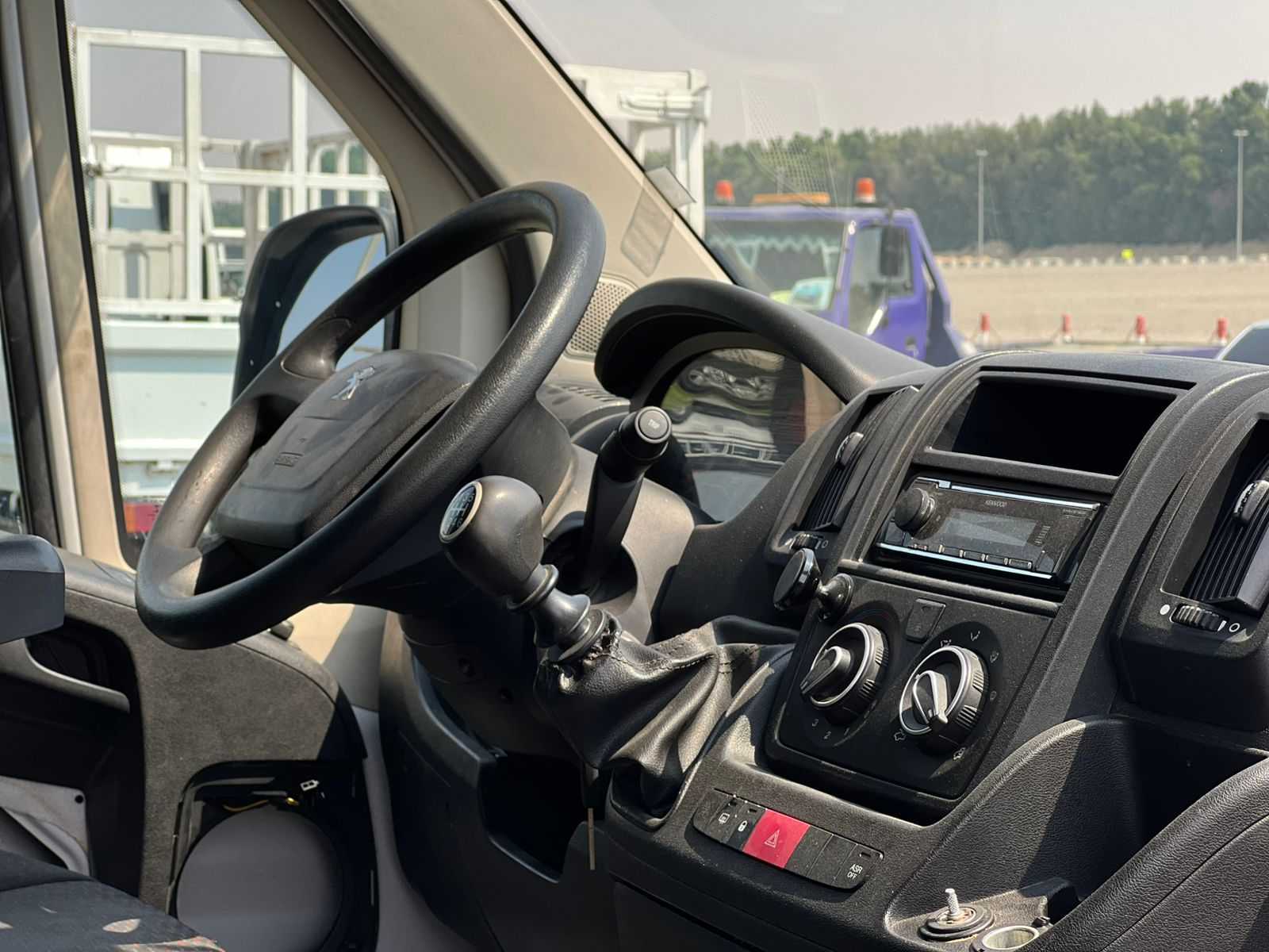 Minivan Peugeot 2023