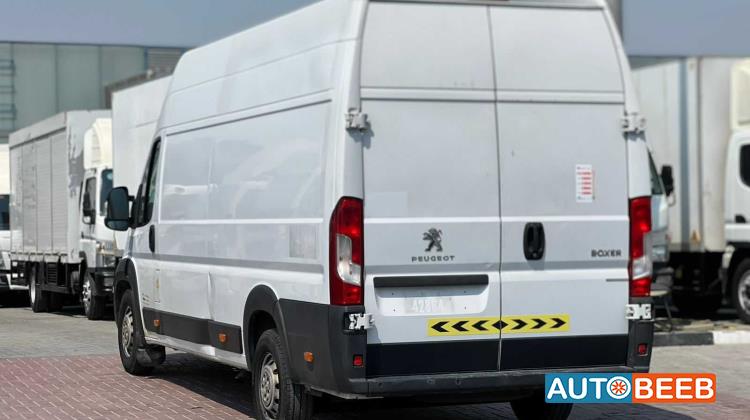 Minivan Peugeot 2023