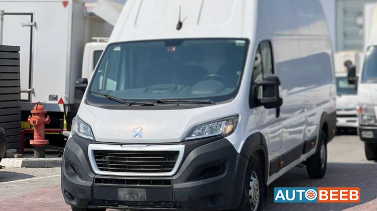 Minivan Peugeot 2023