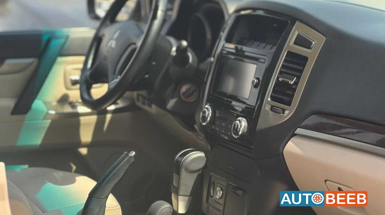 Mitsubishi Pajero 2016