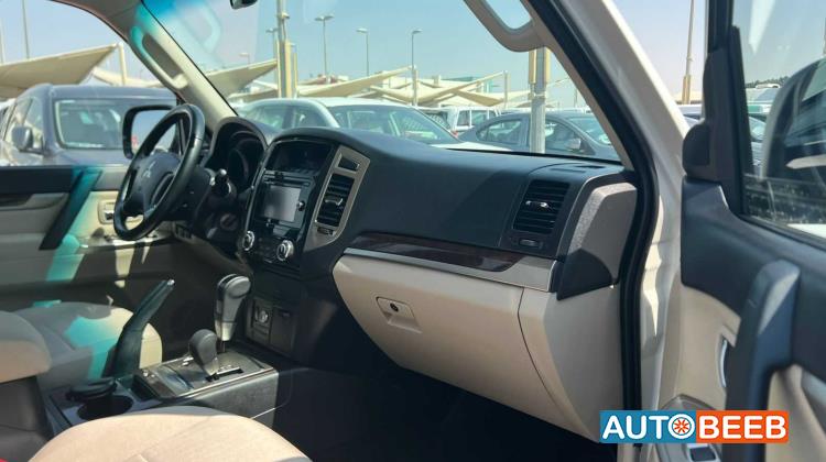 Mitsubishi Pajero 2016