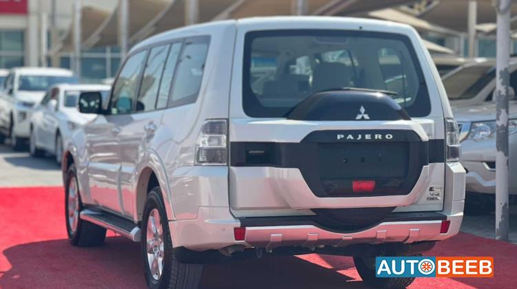 Mitsubishi Pajero 2016