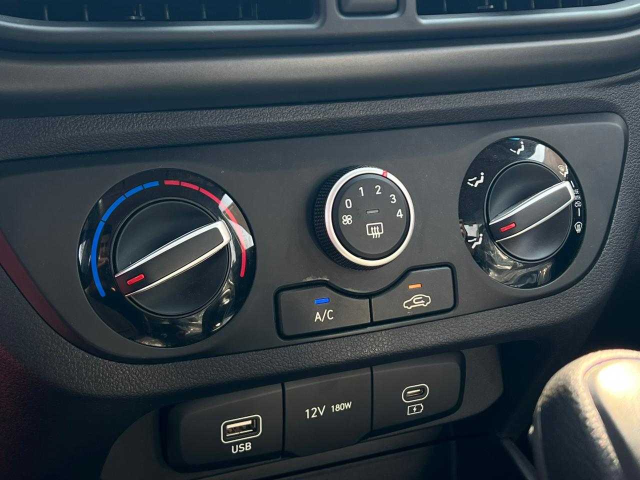 هيونداي i10 2025