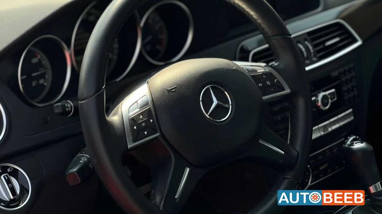 Mercedes Benz C200 2012