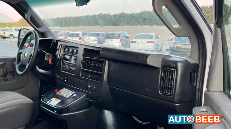 Minivan Chevrolet 2017