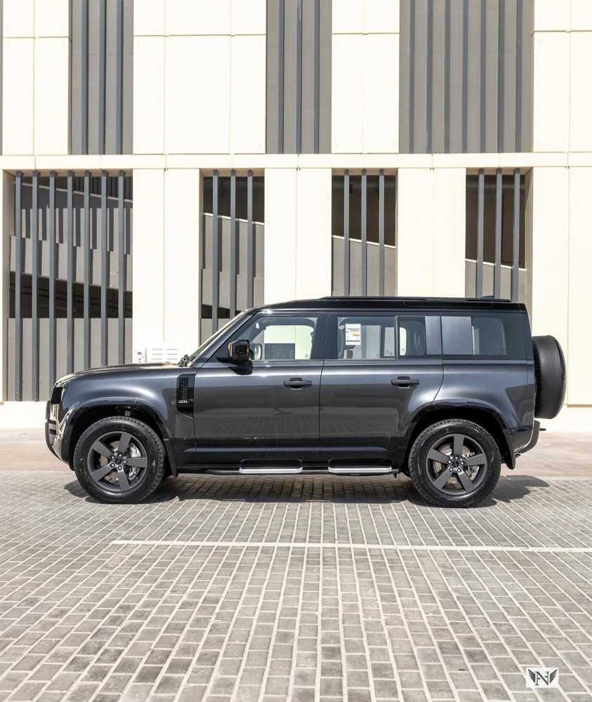 Land Rover Defender 2026