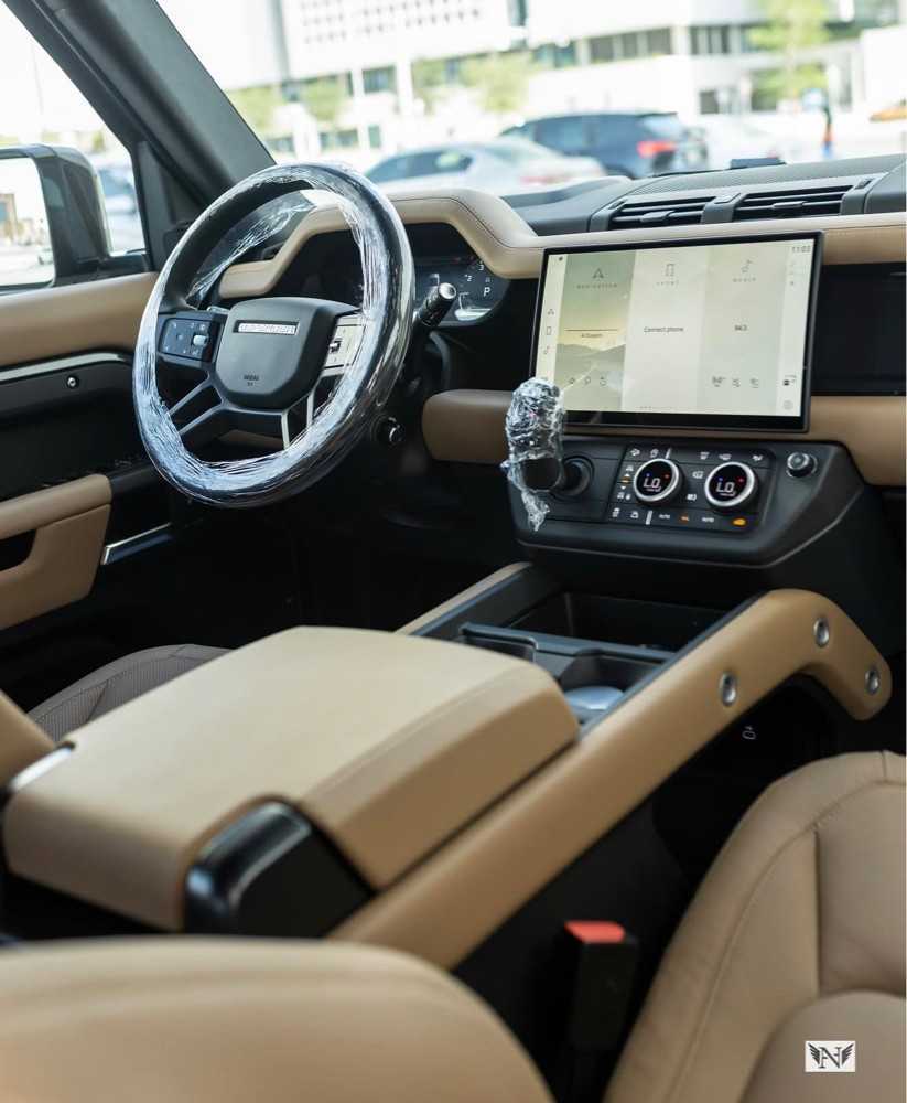 Land Rover Defender 2026