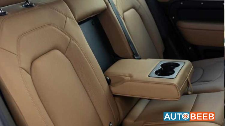 Land Rover Defender 2026