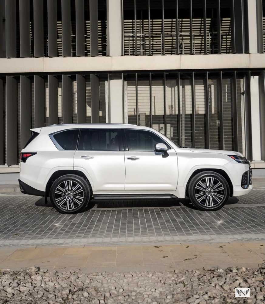 Lexus LX600 2023