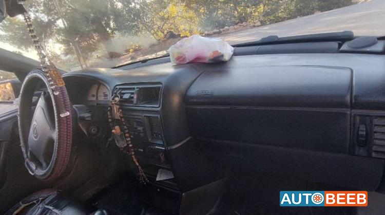 اوبل فيكترا 1989