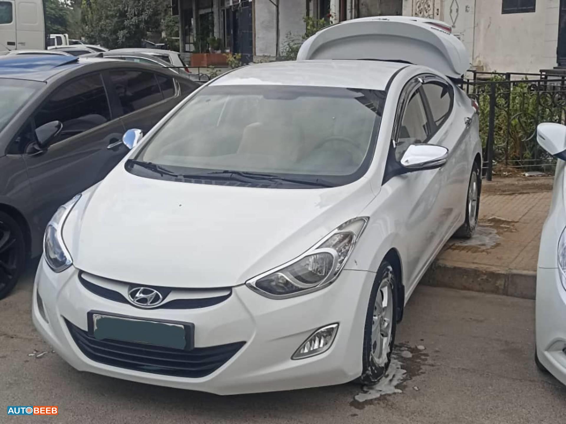 Hyundai Elantra 2012