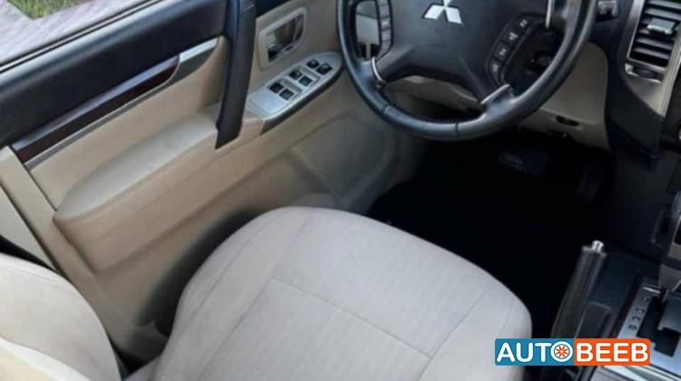 ميتسوبيشي باجيرو 2017