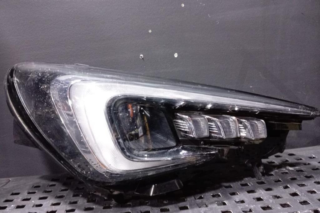 ضوء امامي أي ستار 