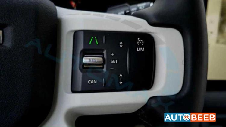 Land Rover Defender 2025
