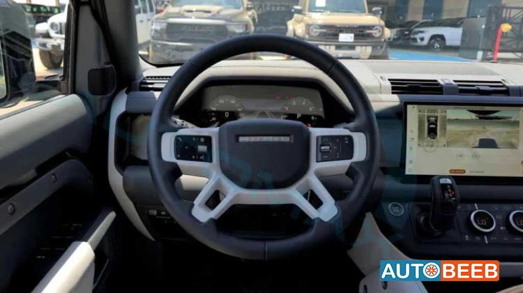 Land Rover Defender 2025