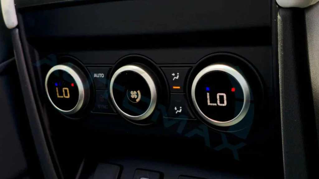 Land Rover Defender 2025