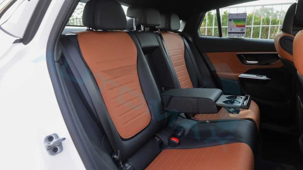 مرسيدس بنز GLC200 2026