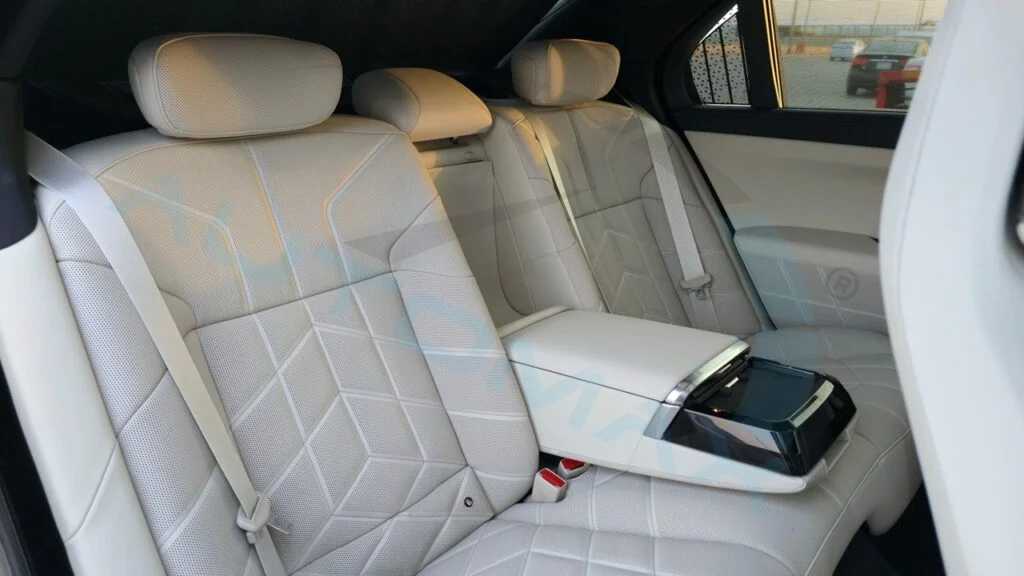 بي ام دبليو 735 2026