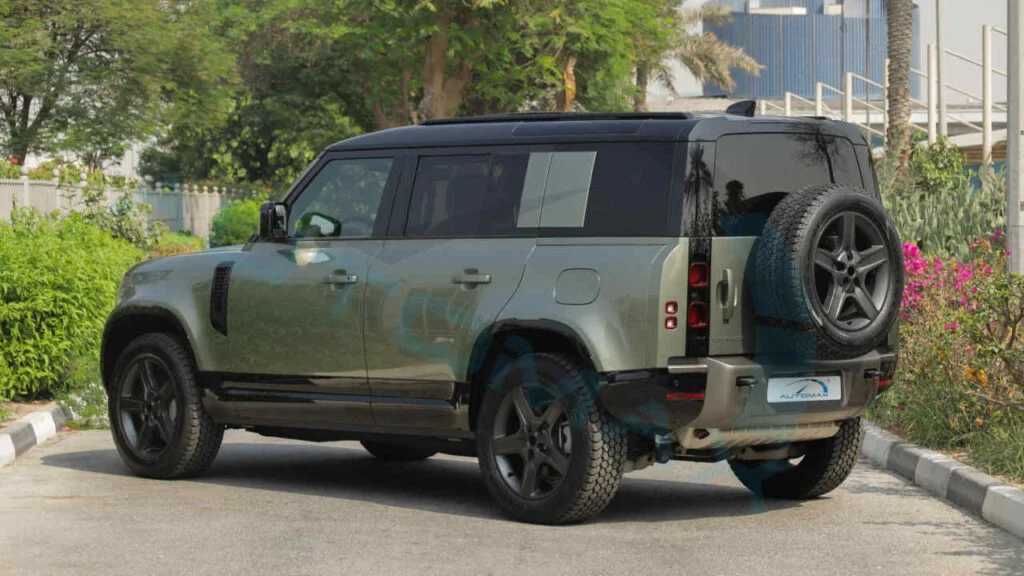 Land Rover Defender 2025