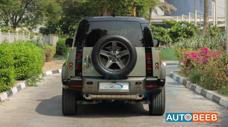 Land Rover Defender 2025