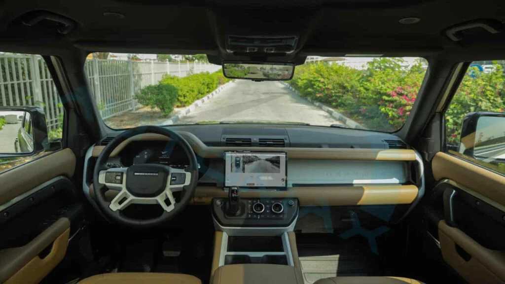 Land Rover Defender 2025