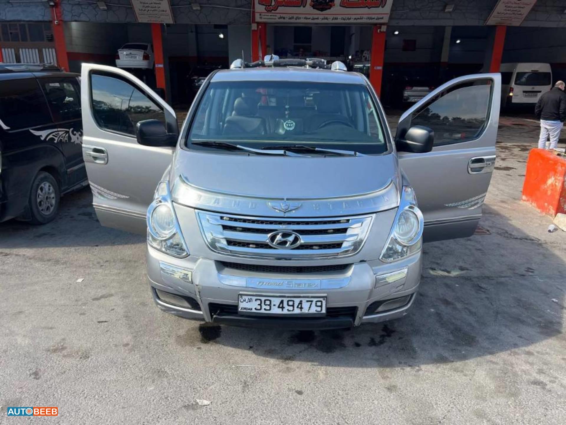 Minibus Hyundai 2012
