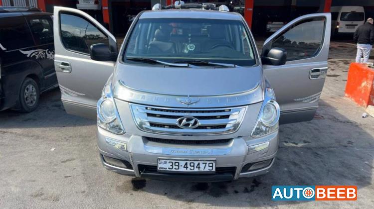Minibus Hyundai 2012